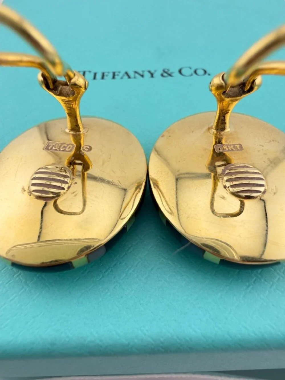 Tiffany & Co. 18k Mother of Pearl Onyx Geometric Clip Earrings Vintage 25g Gold